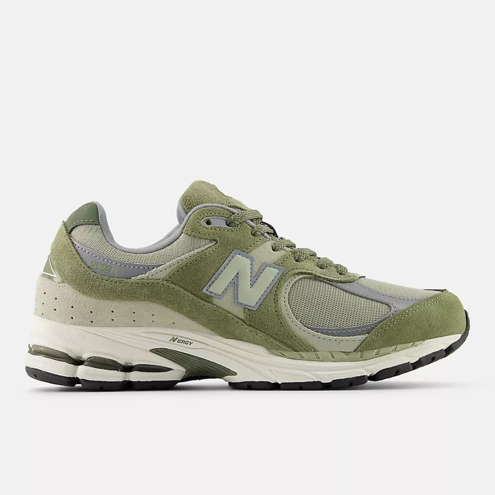 New Balance 2002R Sneakers