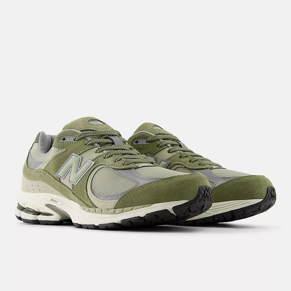 New Balance 2002R Sneakers